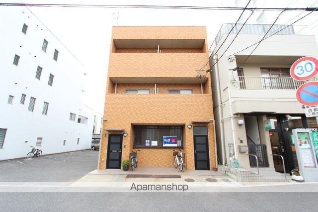 照島マンションの外観写真