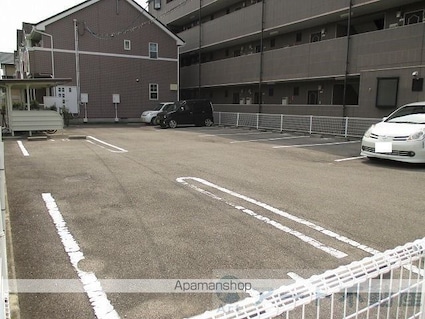 グリーンフィール２００１[2LDK/62.07m2]の駐車場3