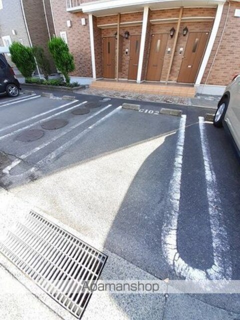 エンジェル　Ｃ[2DK/44.7m2]の駐車場