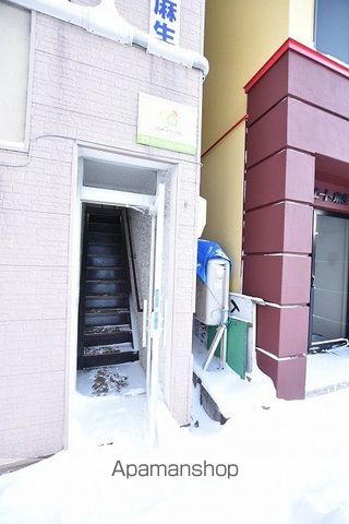 フロンティア麻生の玄関写真