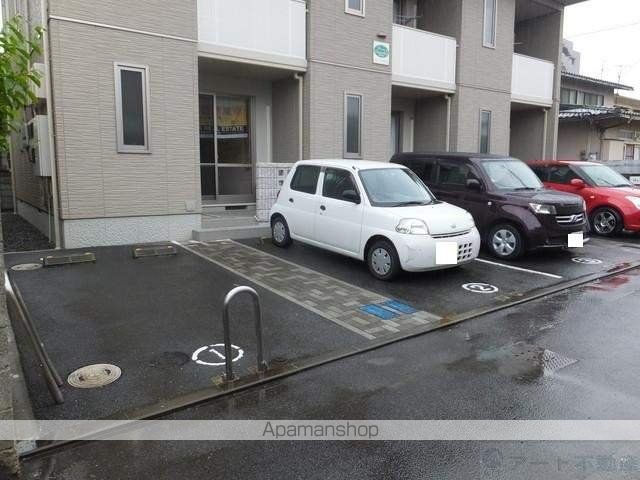 ピースフル岩崎の玄関写真
