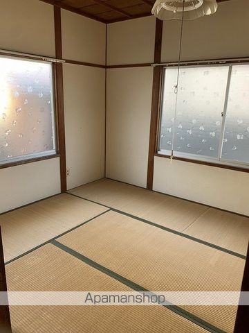 多田貸家の内装写真