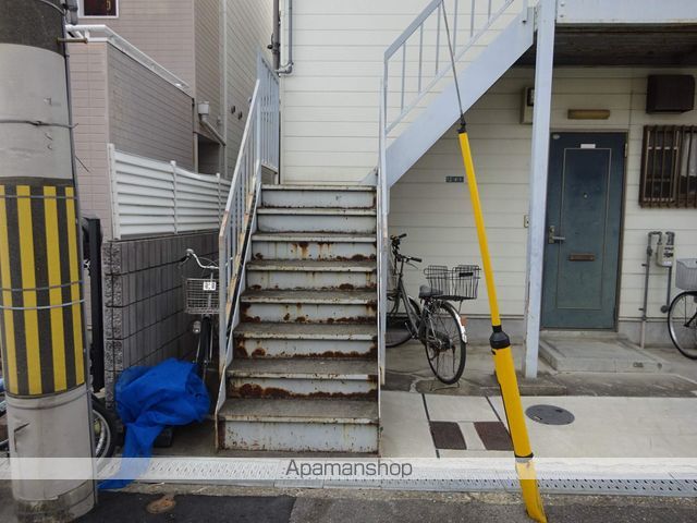 新家ハイツの玄関写真
