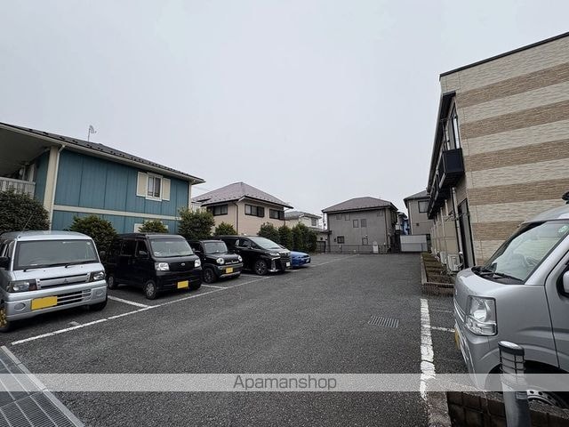 レオパレスＵｒｂａｎ　Ｌｉｆｅ[1K/22.35m2]の駐車場1