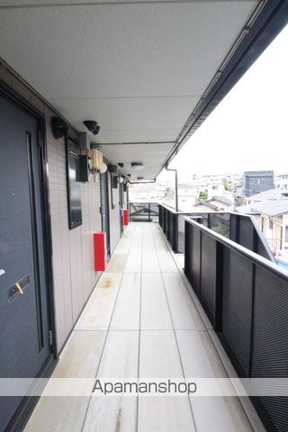 ヒルサイド三山の玄関写真
