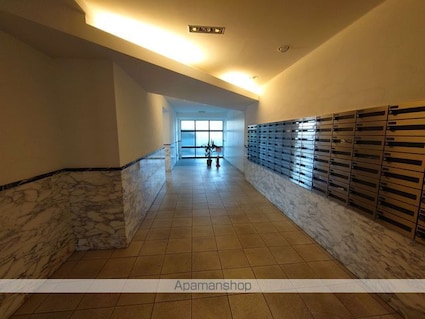 ラグジュアリーガーデン東松戸[1K/20.81m2]のエントランス2