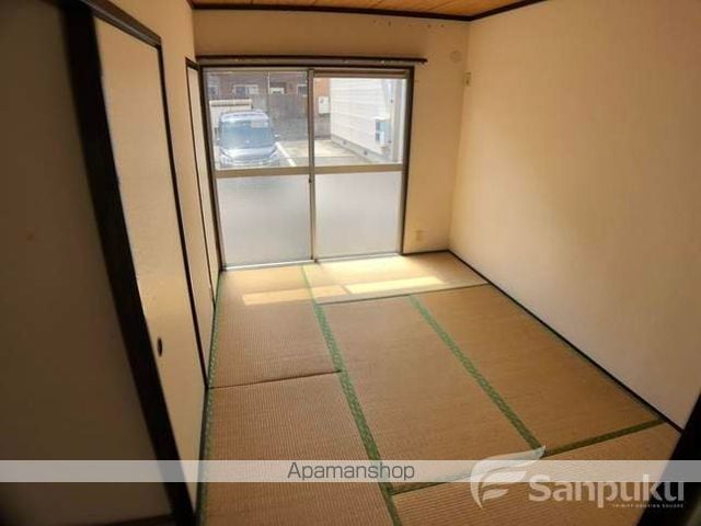 フローラル和泉 A棟の内装写真