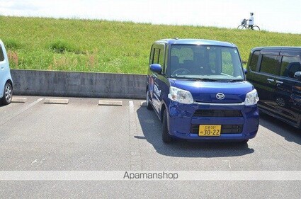 リバーサイドＭＨ[2LDK/61.61m2]の駐車場