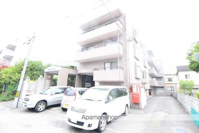山鼻コンパウンドの外観写真