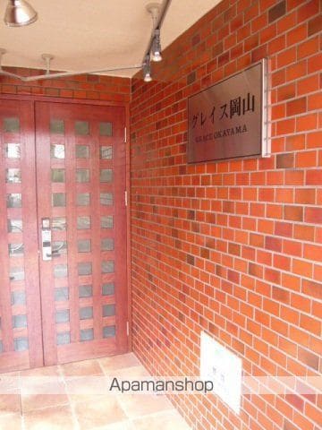 グレイス岡山の玄関写真