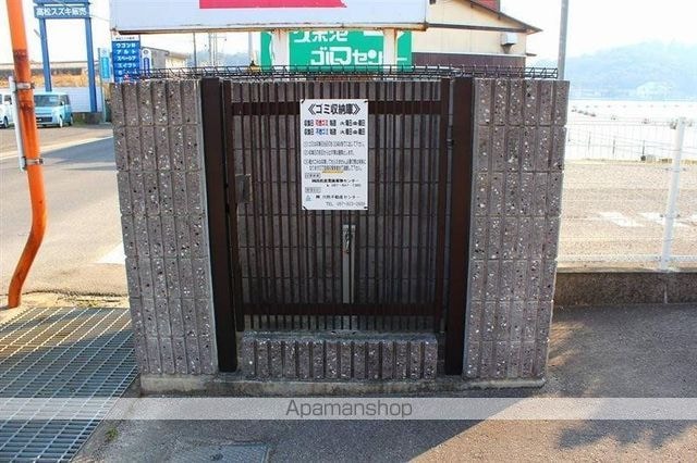 香川県高松市新田町甲[2LDK/55.9m2]の共用部4