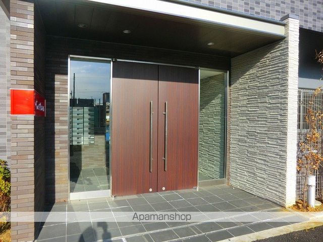 CREST MABASHIの玄関写真