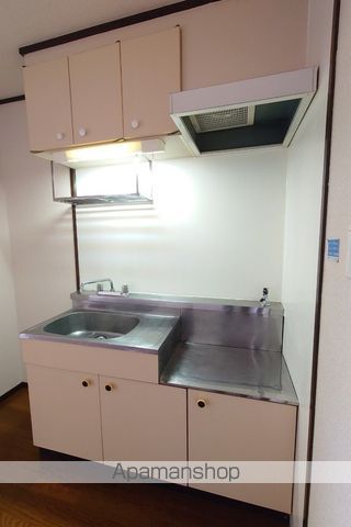 ロイヤルハイツ和白の内装写真