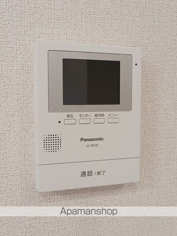 ヴィラ シャングリラ高田 Bの内装写真