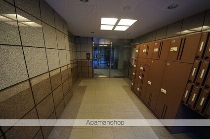 東京都新宿区荒木町[1K/22.2m2]のエントランス1