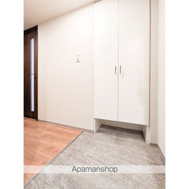 ウェルスクエア二子玉川[2LDK/41.36m2]の玄関