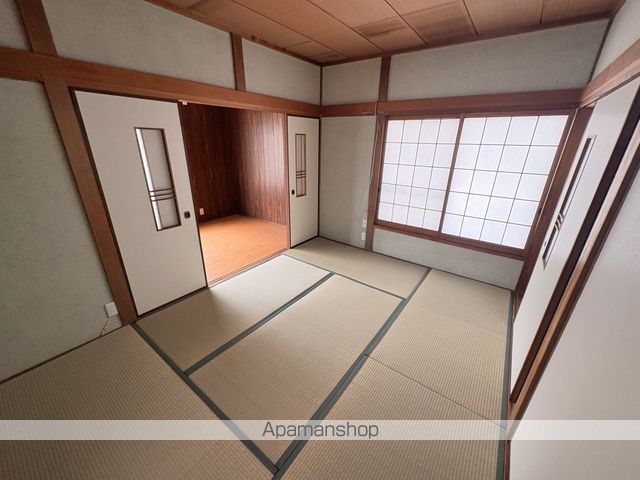 八幡市 2階建 築47年の内装写真
