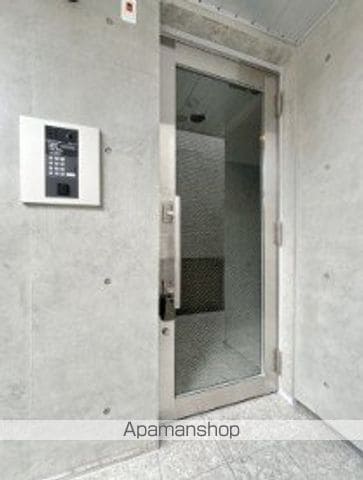 プライマル下北沢の玄関写真