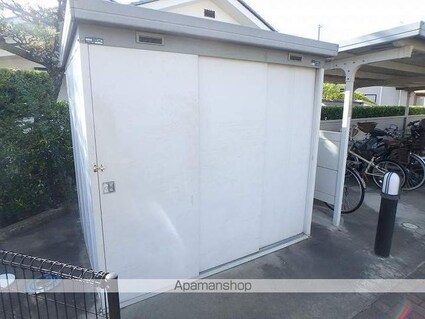 コージコート[2LDK/55.84m2]の共用部1