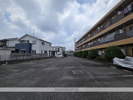 オステンハイム[3DK/55.65m2]の駐車場2