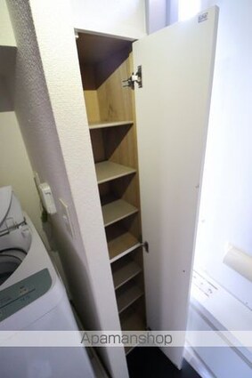 レオパレス箱根ヶ崎新宿坂[1K/19.87m2]の玄関