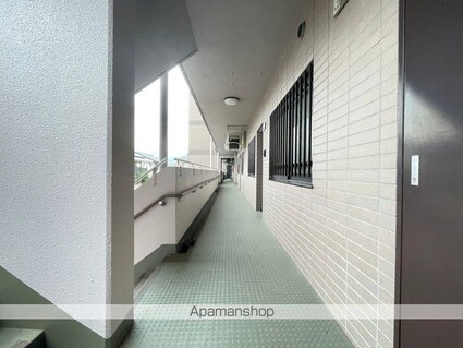 グラシアス道後[3LDK/79.68m2]の共用部2