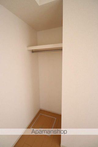 ACROSS・BENーHの内装写真