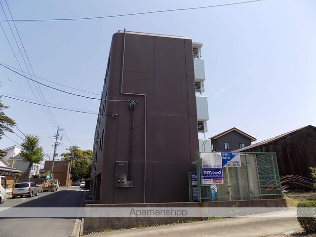 八幡マンションの外観写真