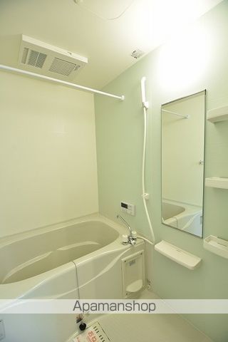 EAST SIDE IIの内装写真