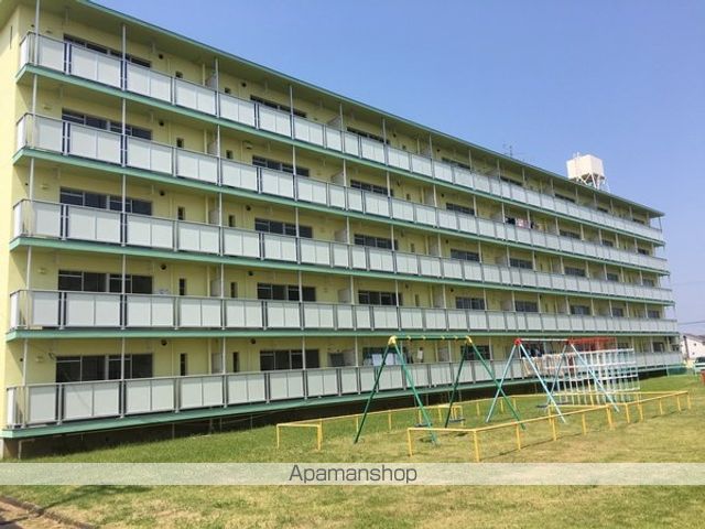 ビレッジハウス巣南1号棟の玄関写真