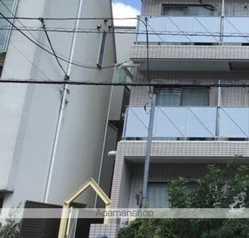 ロイヤルコート大岡山の玄関写真
