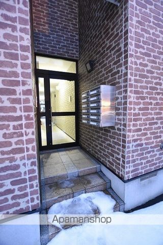 ワイズあいの里IIの玄関写真