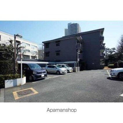 ゼルコーバ烏山[3DK/56.62m2]の駐車場