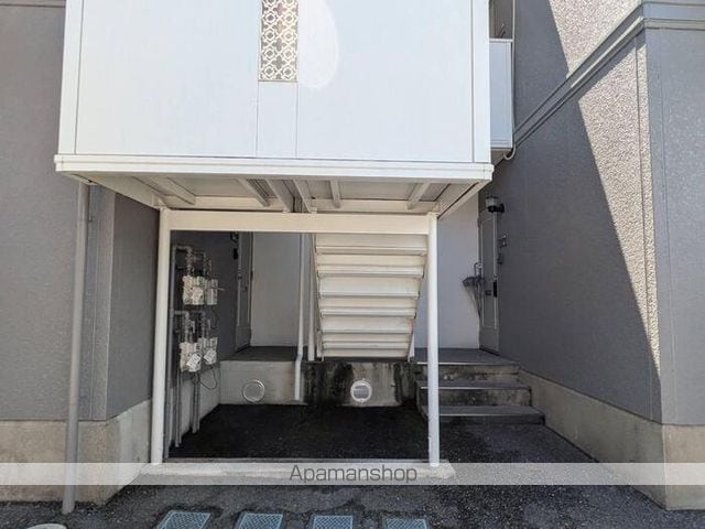 シャトルSK B棟の玄関写真