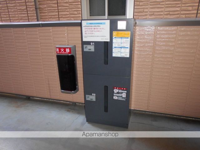 アルカディア越谷の玄関写真