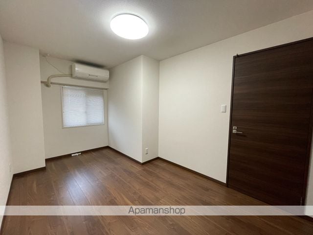 ロイヤルガーデン伊福町の内装写真