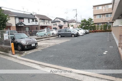 サウスメゾンひまわり[1LDK/37.53m2]の駐車場