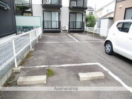 ラディアンス[1K/19.7m2]の駐車場3