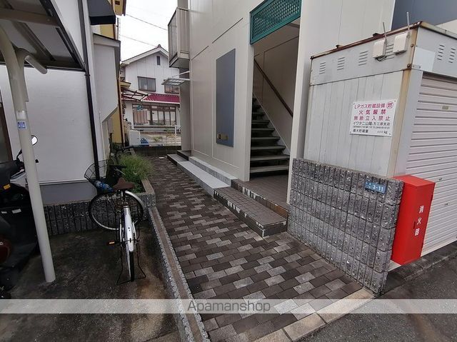 レオパレスボムールの玄関写真