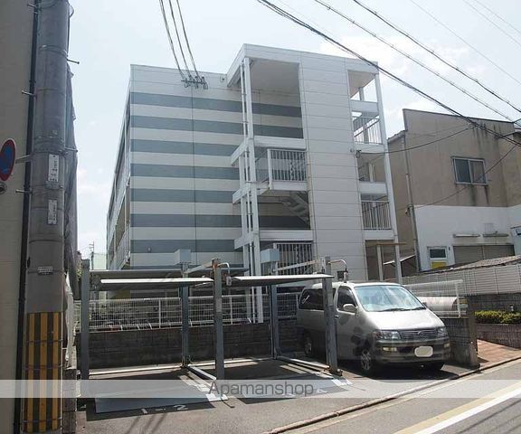 西大路マンションの外観写真
