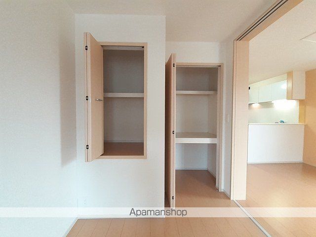 イゾラ フェリーチェの内装写真