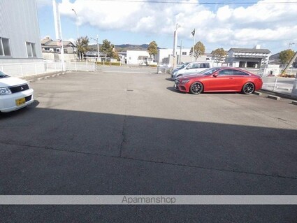 ミトラパリス　Ａ棟[3K/53.28m2]の駐車場