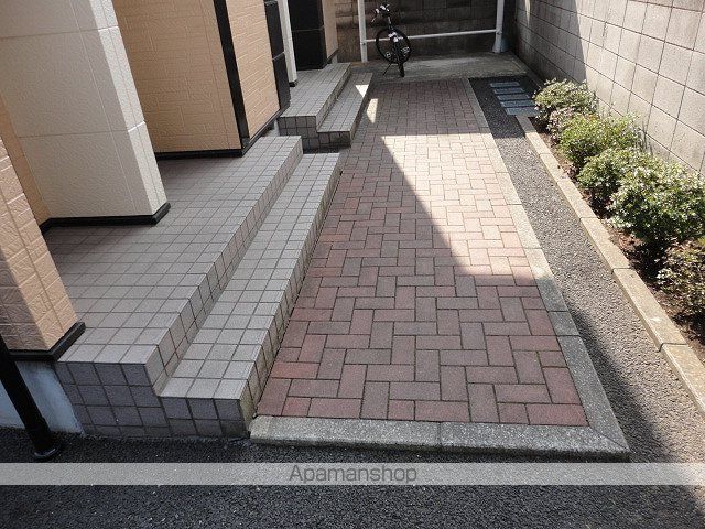 リヴ イン コンフォートの玄関写真