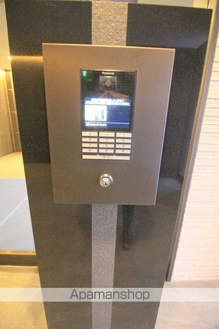 エスリード大阪上本町グリーズの玄関写真