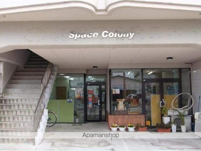 スペースコロニーの玄関写真