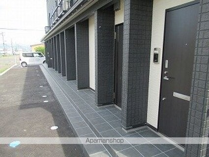 ロジェ　コンフォールⅢ[1LDK/36.08m2]のエントランス