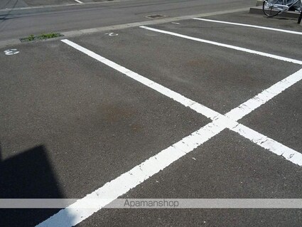 ベルパーク荒井２番館[2LDK/49m2]の駐車場