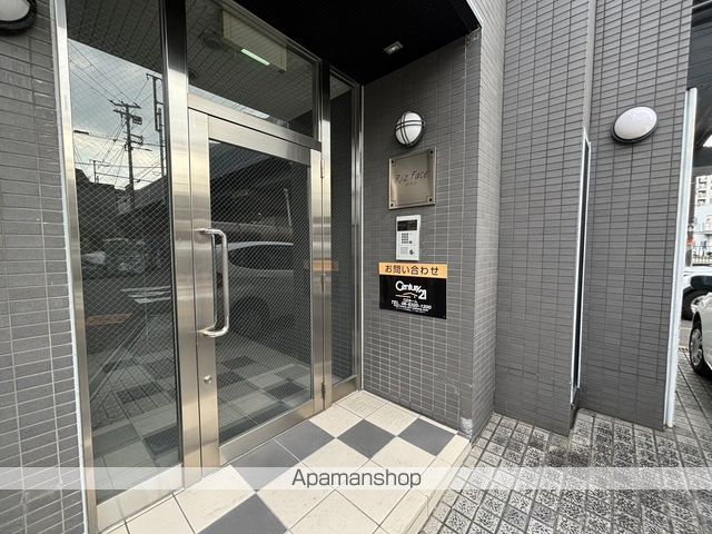 リズフェイスの玄関写真