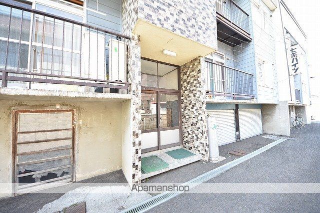 7条ハイツの玄関写真