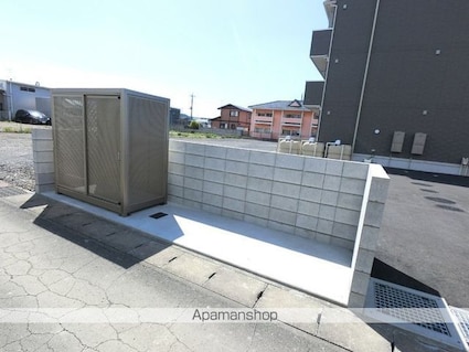 カスタリアⅣ[1R/33.34m2]のエントランス